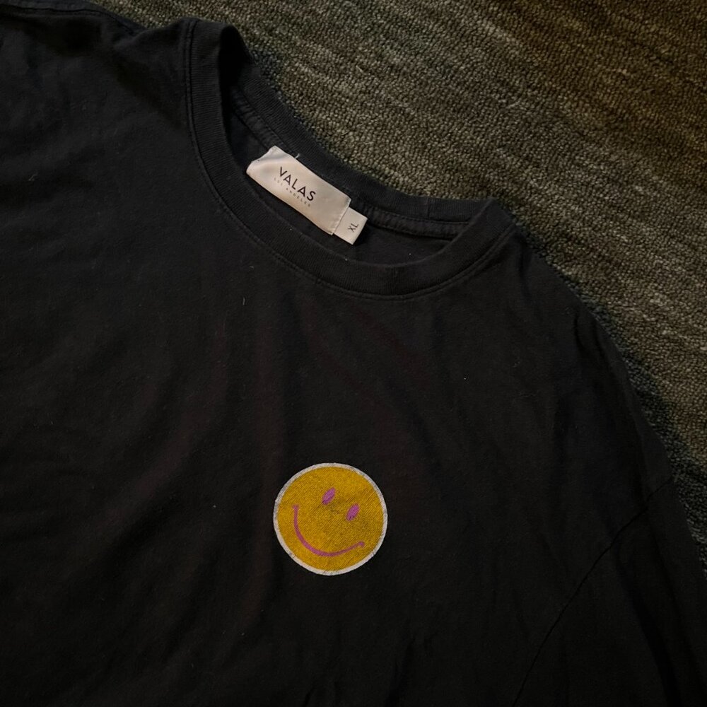 Valas Los Angeles Smiley Face Long Sleeve Shirt - Picture 5 of 6